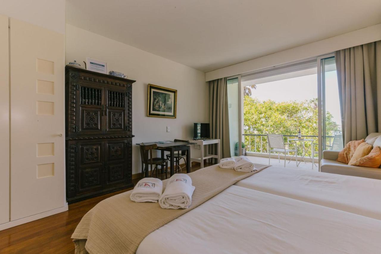 Rent4Rest Estoril Beachfront Apartments Exterior photo