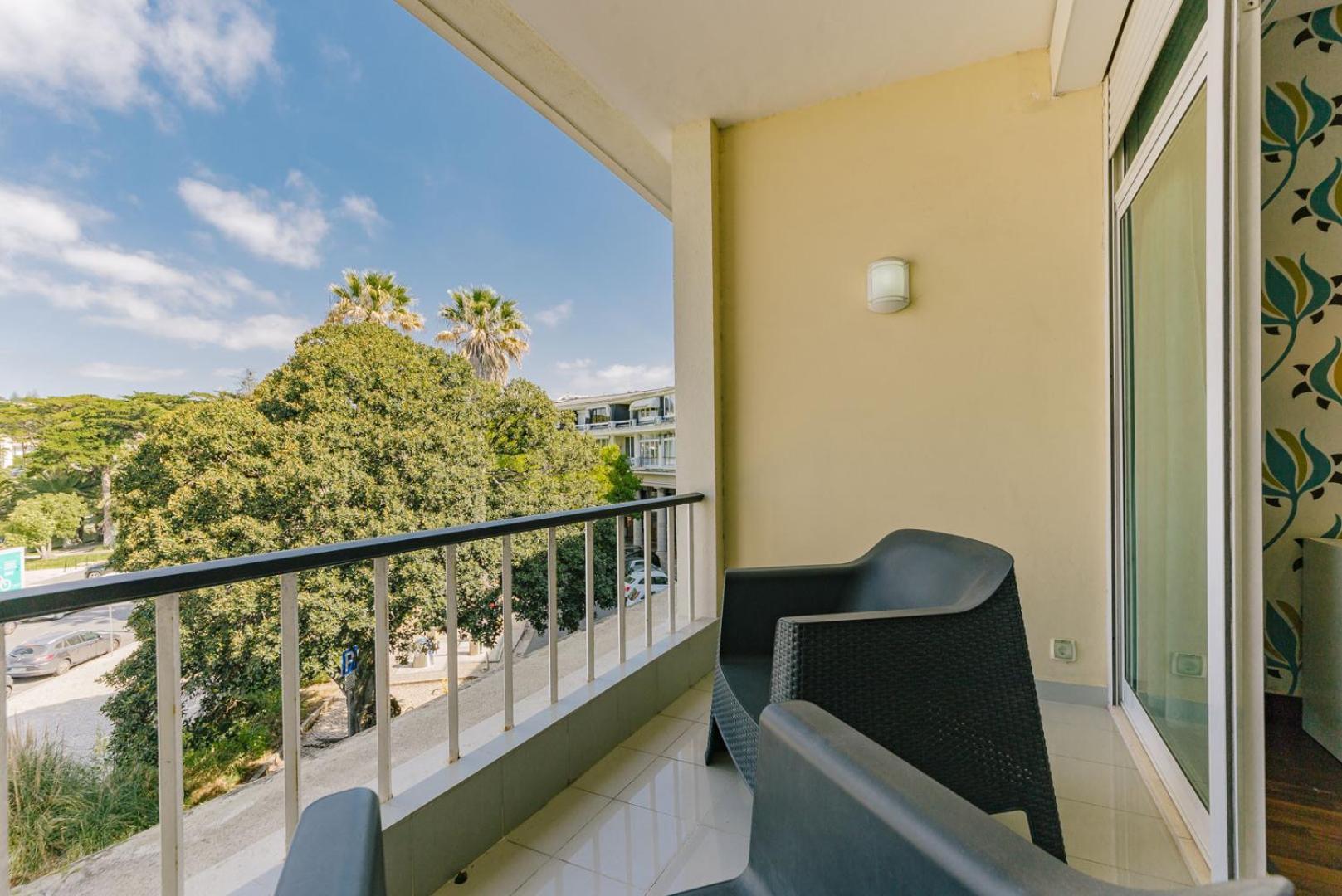 Rent4Rest Estoril Beachfront Apartments Exterior photo